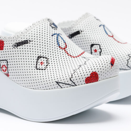 Медицинско сабо на платформа от естествена кожа / /