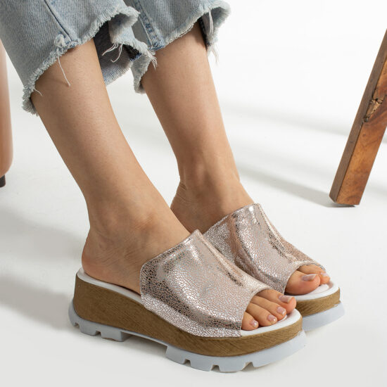 Анатомични чехли на платформа от естествена кожа / / Анатомични чехли на платформа от естествена кожа / /