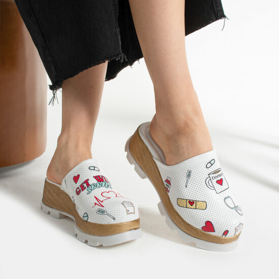 Медицинско сабо на платформа от естествена кожа / / Медицинско сабо на платформа от естествена кожа / /