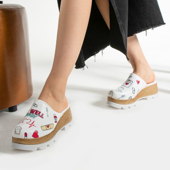 Медицинско сабо на платформа от естествена кожа / / Медицинско сабо на платформа от естествена кожа / /