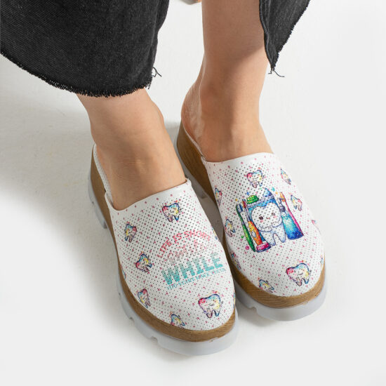 Бяло анатомично работно сабо от естествена кожа / / Бяло анатомично работно сабо от естествена кожа / /