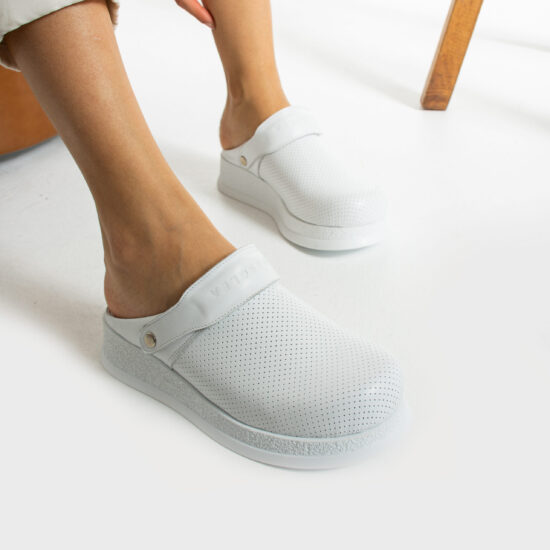 Професионално бяло работно сабо с подвижна каишка / /