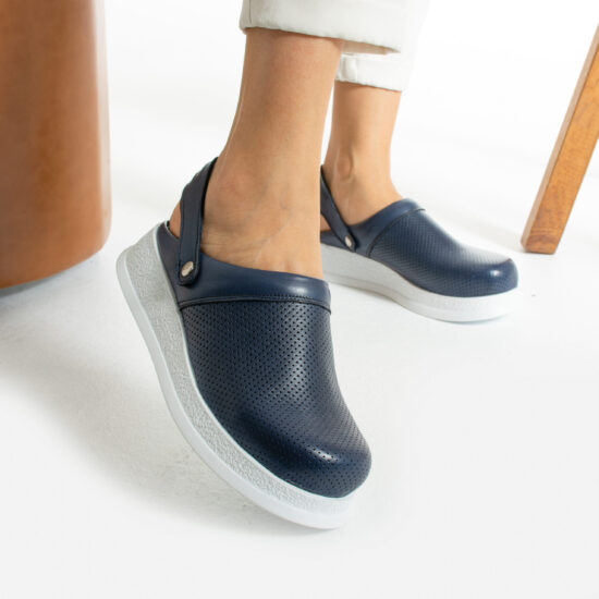 Професионално синьо работно сабо с каишка / / Професионално синьо работно сабо с каишка / /