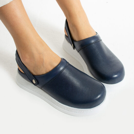 Професионално синьо работно сабо с каишка / / Професионално синьо работно сабо с каишка / /