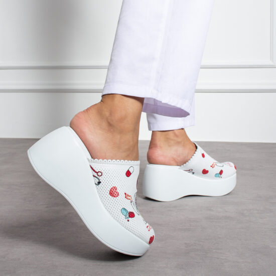 Медицинско сабо на платформа от естествена кожа / / Медицинско сабо на платформа от естествена кожа / /