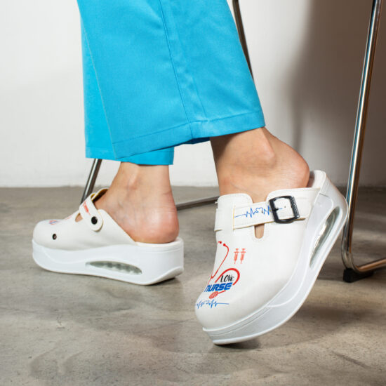 Дамско анатомично медицинско сабо на платформа / / Дамско анатомично медицинско сабо на платформа / /