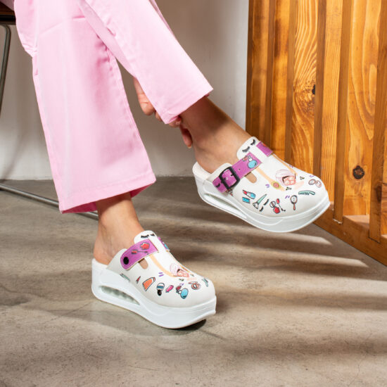 Дамско анатомично работно сабо на платформа / / Дамско анатомично работно сабо на платформа / /