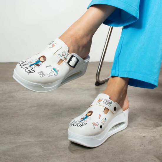 Дамско анатомично медицинско сабо на платформа / / Дамско анатомично медицинско сабо на платформа / /