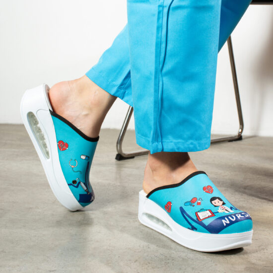 Дамско анатомично медицинско сабо на платформа / / Дамско анатомично медицинско сабо на платформа / /