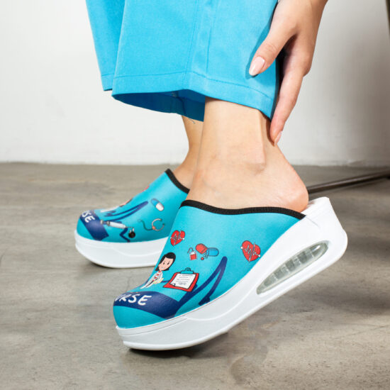 Дамско анатомично медицинско сабо на платформа / / Дамско анатомично медицинско сабо на платформа / /