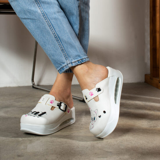 Дамско анатомично работно сабо на платформа / /