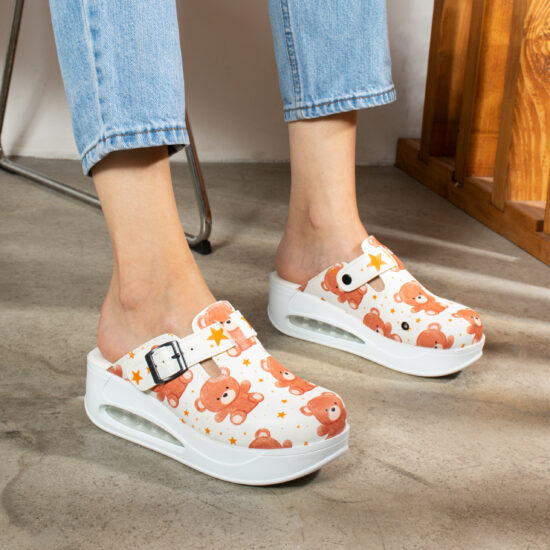 Дамско анатомично работно сабо на платформа / / Дамско анатомично работно сабо на платформа / /