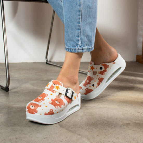 Дамско анатомично работно сабо на платформа / / Дамско анатомично работно сабо на платформа / /