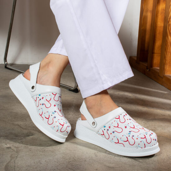 Професионално бяло работно сабо с каишка / / Професионално бяло работно сабо с каишка / /