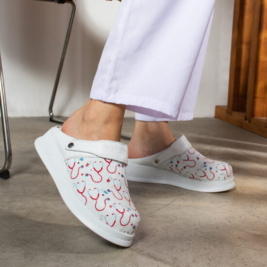 Професионално бяло работно сабо с каишка / / Професионално бяло работно сабо с каишка / /