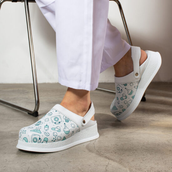 Alternative view of Професионално бяло работно сабо с каишка