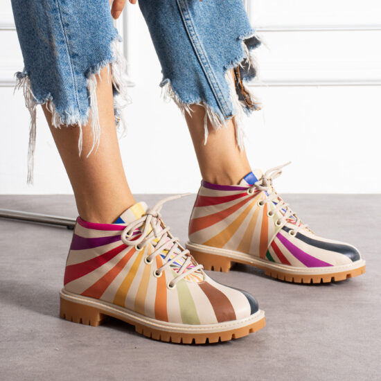 Дамски боти естествена кожа ниски бежови с връзки / / Дамски боти естествена кожа ниски бежови с връзки / /