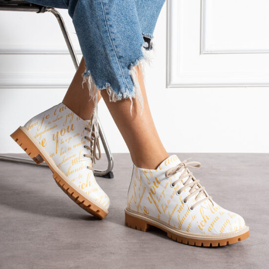 Alternative view of Дамски боти естествена кожа модерни бели с връзки