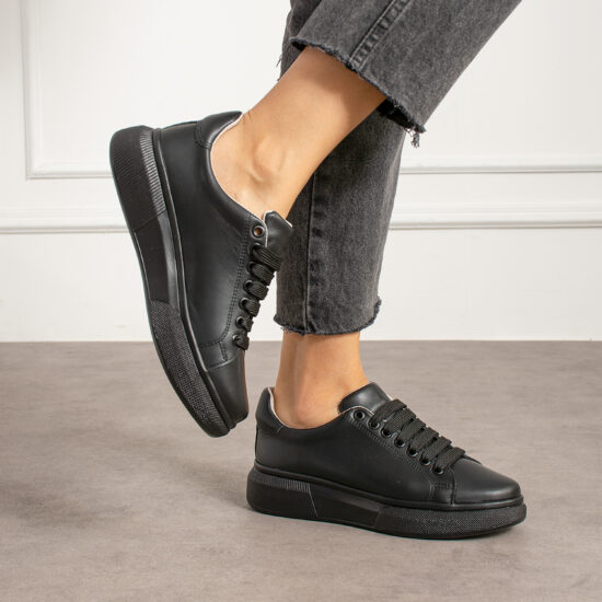 Олекотени дамски черни кецове от естествена кожа / / Олекотени дамски черни кецове от естествена кожа / /