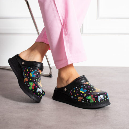 Черно анатомично сабо от естествена кожа с каишка / / Черно анатомично сабо от естествена кожа с каишка / /