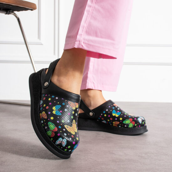 Черно анатомично сабо от естествена кожа с каишка / / Черно анатомично сабо от естествена кожа с каишка / /