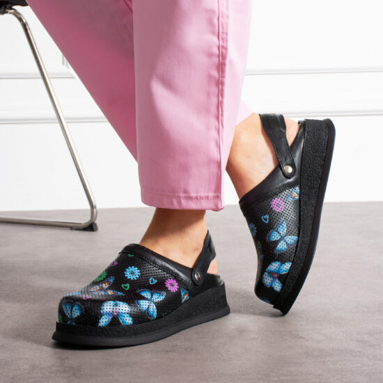 Черно анатомично сабо от естествена кожа с каишка / / Черно анатомично сабо от естествена кожа с каишка / /