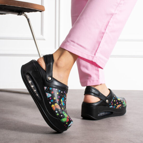 Анатомично кожено сабо на платформа с каишка / /