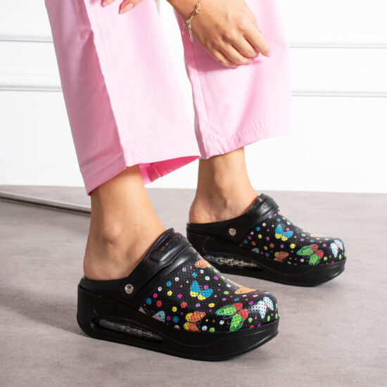 Анатомично кожено сабо на платформа с каишка / /