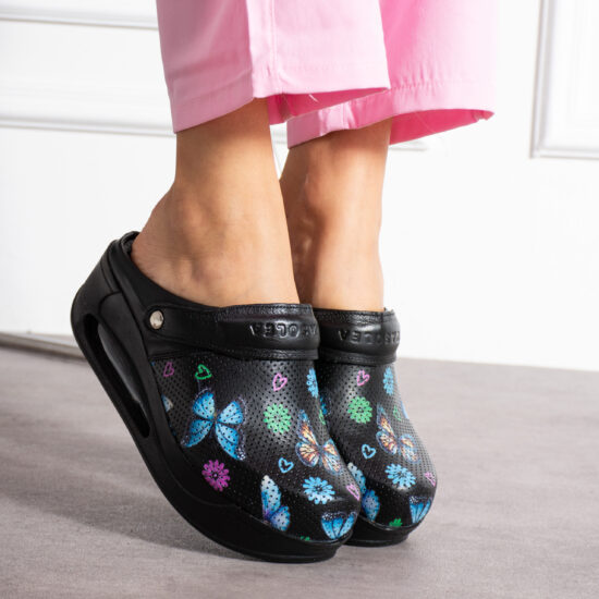 Анатомично кожено сабо на платформа с каишка / /