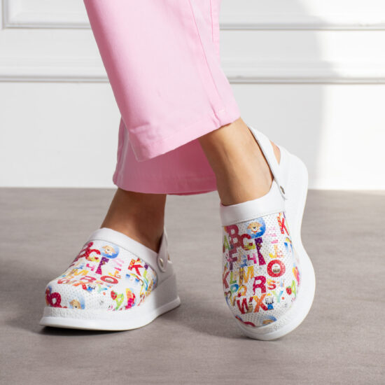 Бяло анатомично сабо от естествена кожа с каишка / / Бяло анатомично сабо от естествена кожа с каишка / /