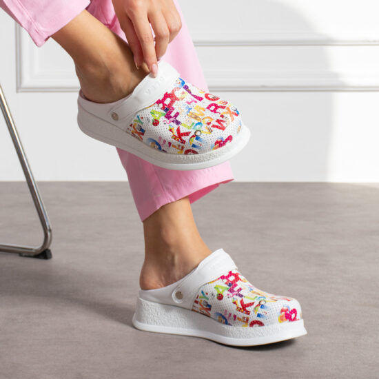 Бяло анатомично сабо от естествена кожа с каишка / / Бяло анатомично сабо от естествена кожа с каишка / /