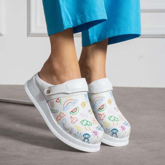 Бяло анатомично сабо от естествена кожа с каишка / / Бяло анатомично сабо от естествена кожа с каишка / /