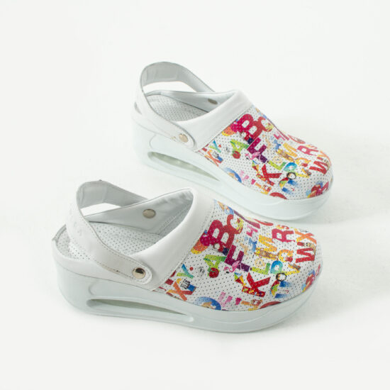 Анатомично кожено сабо на платформа с каишка / /