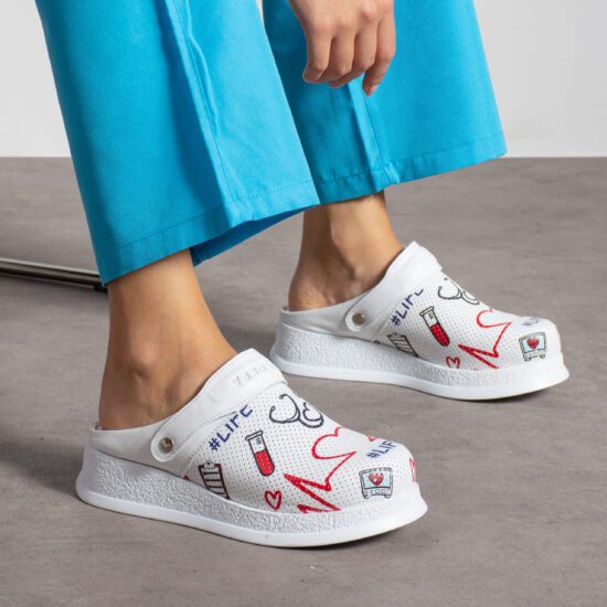 Бяло медицинско анатомично сабо от естествена кожа / /