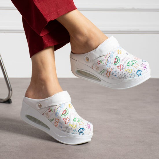 Анатомично кожено сабо на платформа с каишка / /