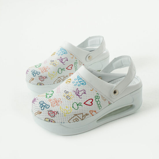 Анатомично кожено сабо на платформа с каишка / /