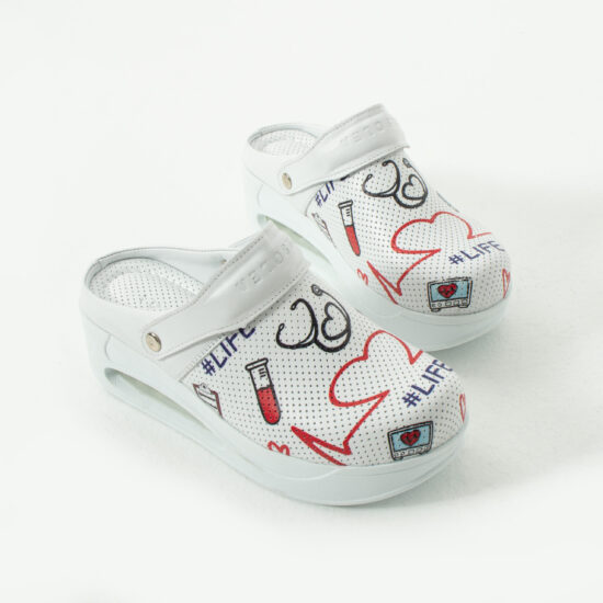 Анатомично кожено сабо на платформа с каишка / /