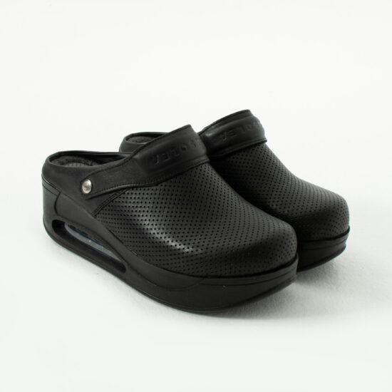 Анатомично кожено сабо на платформа с каишка / /