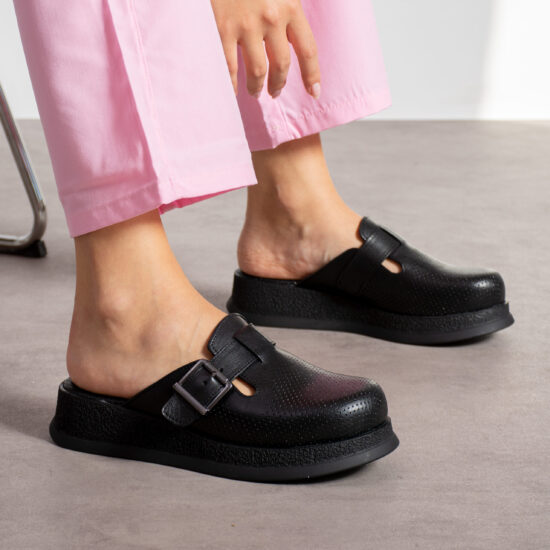 Черно анатомично сабо от естествена кожа / /