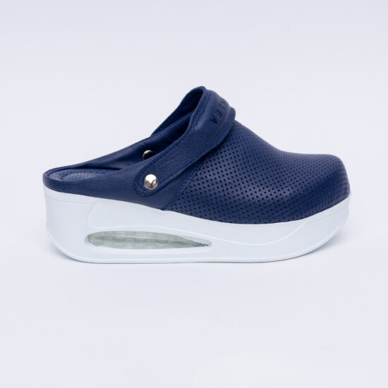 Анатомично кожено сабо на платформа с каишка / /