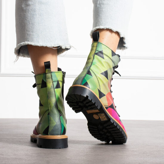 Дамски цветни кубинки от естествена кожа с цип и връзки / / Дамски цветни кубинки от естествена кожа с цип и връзки / /