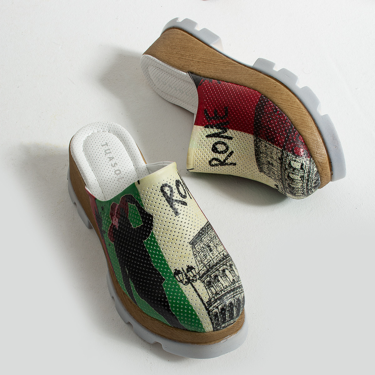 Историята на дървеното сабо и неговият съвременен ренесанс / Полезни статии / Историята на дървеното сабо и неговият съвременен ренесанс / Полезни статии /