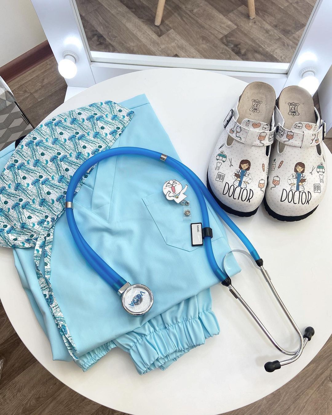 медициснки чехли и саба