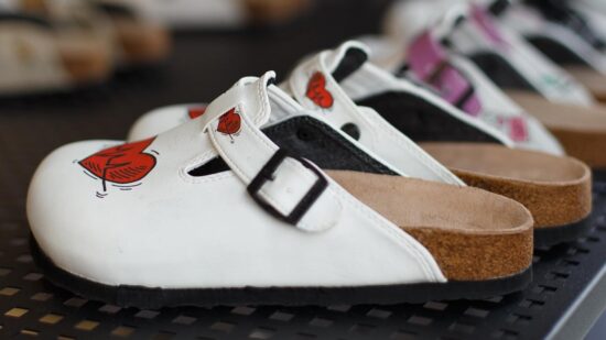 медицински чехли от естествена кожа