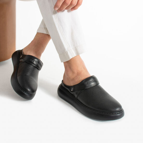 Черно мъжко сабо от естествена кожа с каишка / / Черно мъжко сабо от естествена кожа с каишка / /