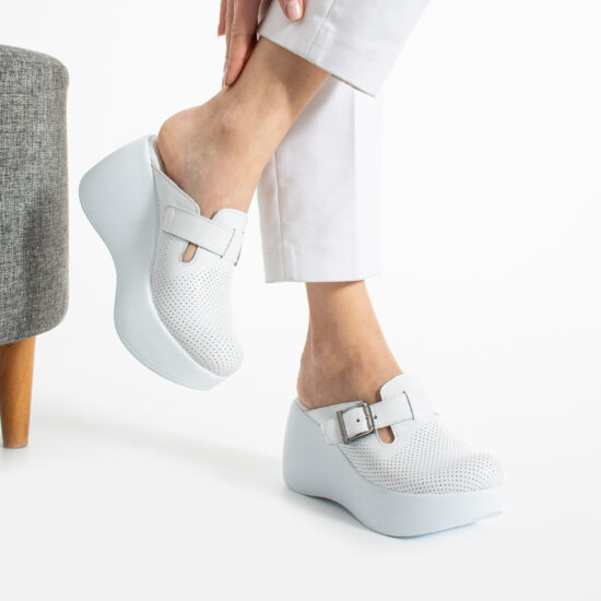 Alternative view of Дамско бяло анатомично сабо на висока платформа от естествена кожа