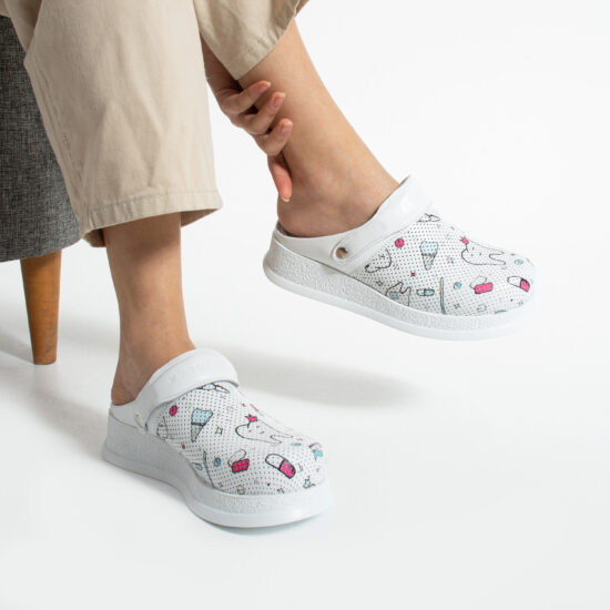 Професионално работно сабо за зъболекари от естествена кожа / / Професионално работно сабо за зъболекари от естествена кожа / /