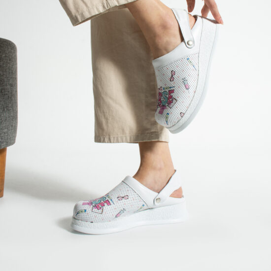 Медицинско работно сабо от естествена кожа / / Медицинско работно сабо от естествена кожа / /