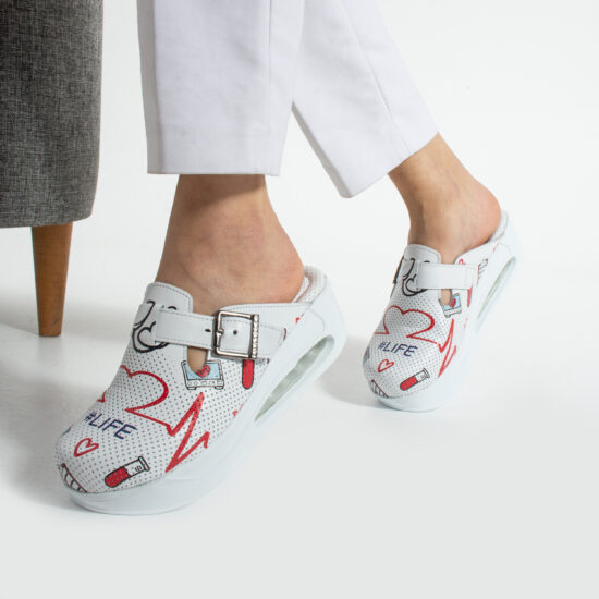 Анатомични медицински чехли от естествена кожа / /