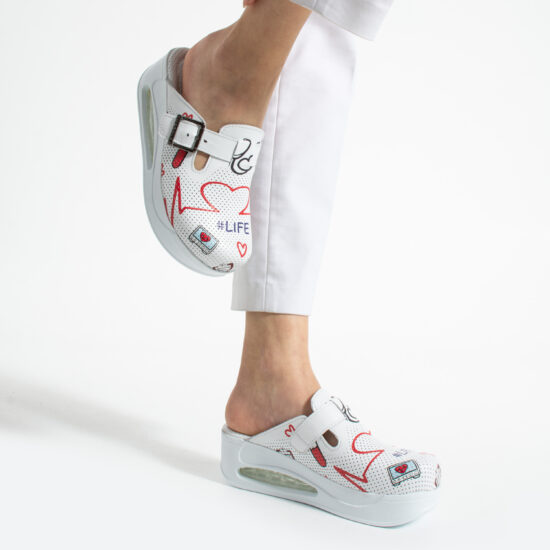 Анатомични медицински чехли от естествена кожа / /